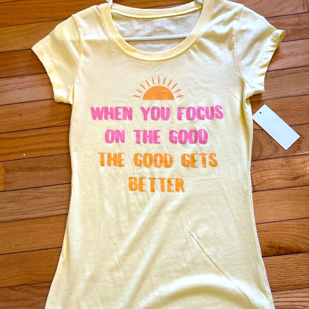 Juniors Size S T shirt